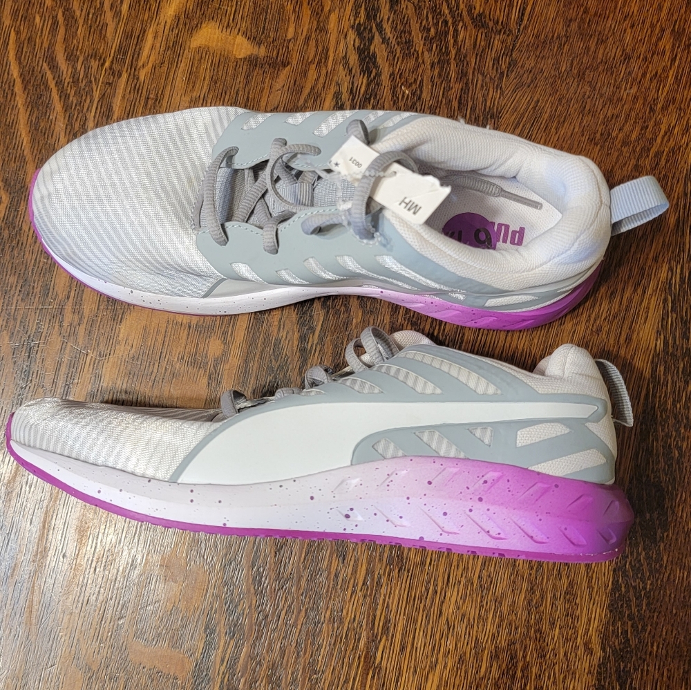 Puma Flare Graphic Running Shoe Womens 6 1/2 NWT